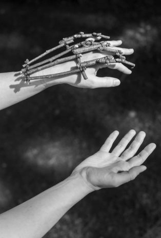 hero-chloe-milos-azzopardi-non-technological-devices-2023